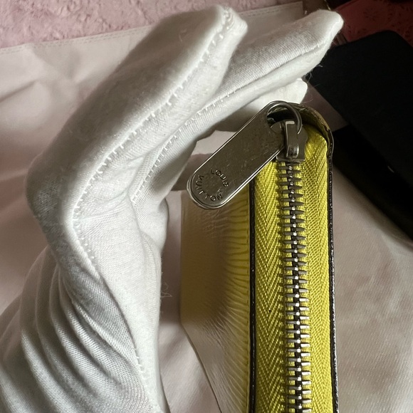 Elegant Yellow LV EPI Women's Zippy Wallet - Picture 4 of 14